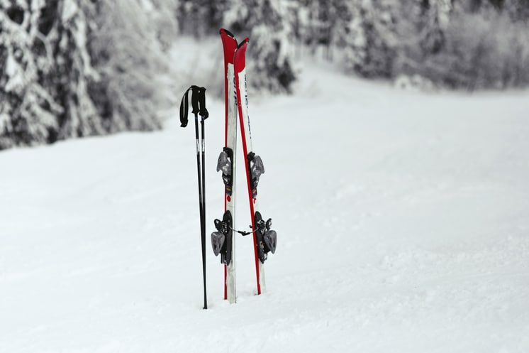 ski dans la neige 